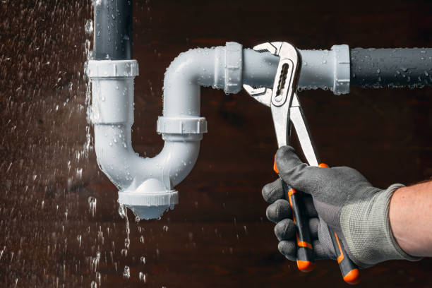 Professional Emergency Plumber technician working in Eldorado, WI